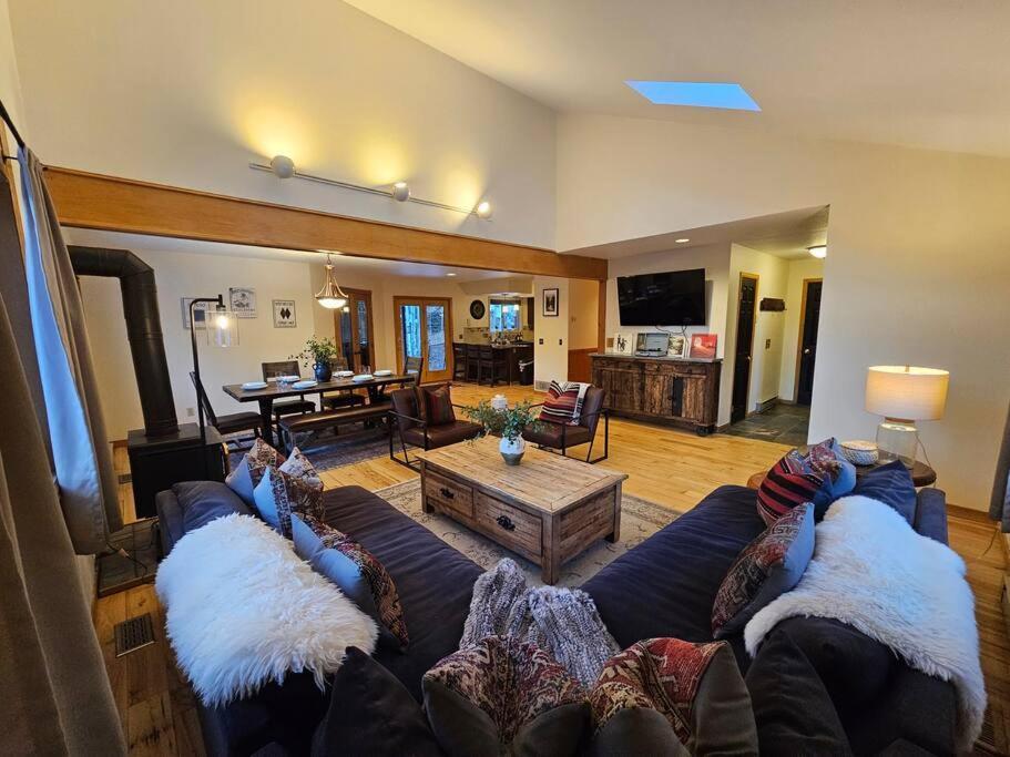 Private And Updated Breck Home With Hot Tub ブリッケンリッジ エクステリア 写真