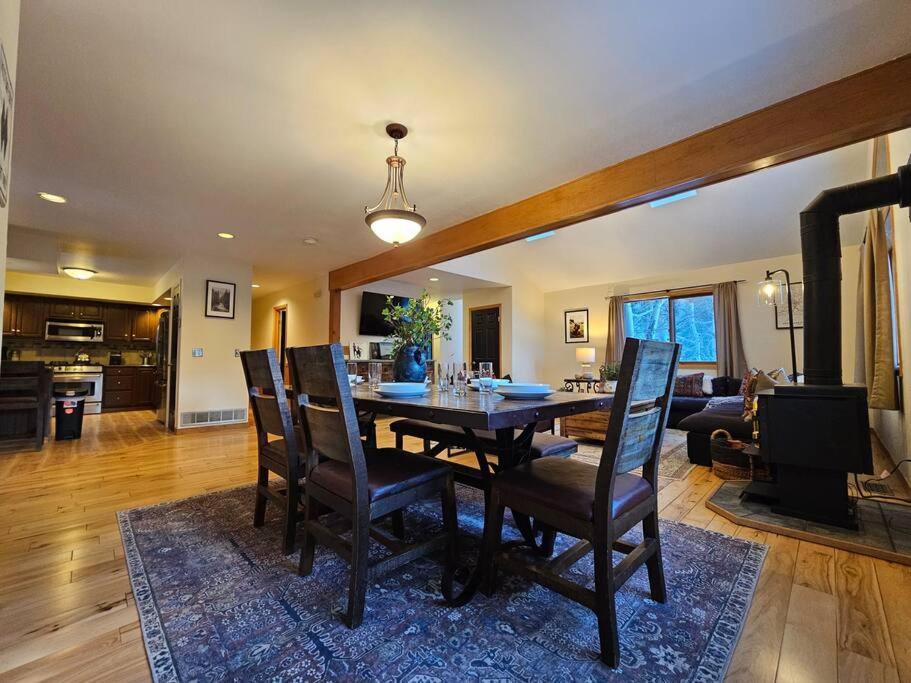 Private And Updated Breck Home With Hot Tub ブリッケンリッジ エクステリア 写真