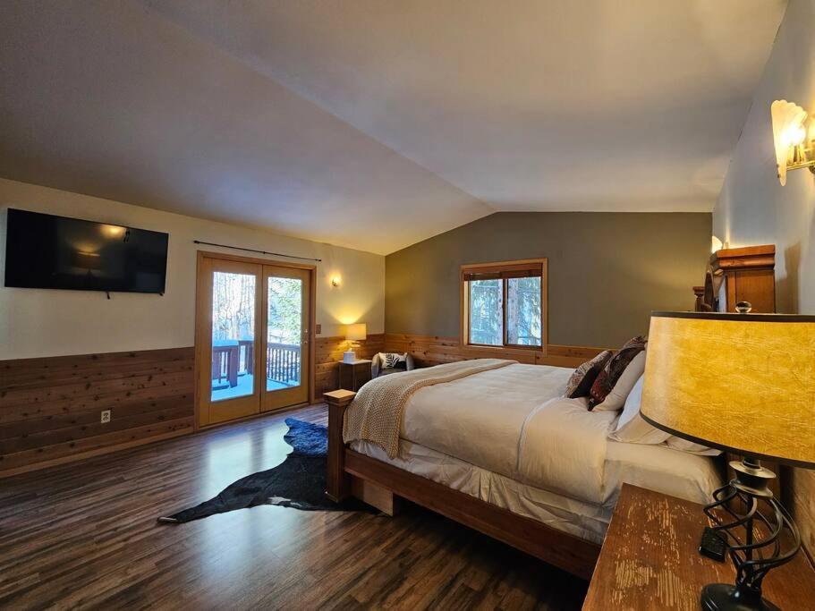 Private And Updated Breck Home With Hot Tub ブリッケンリッジ エクステリア 写真