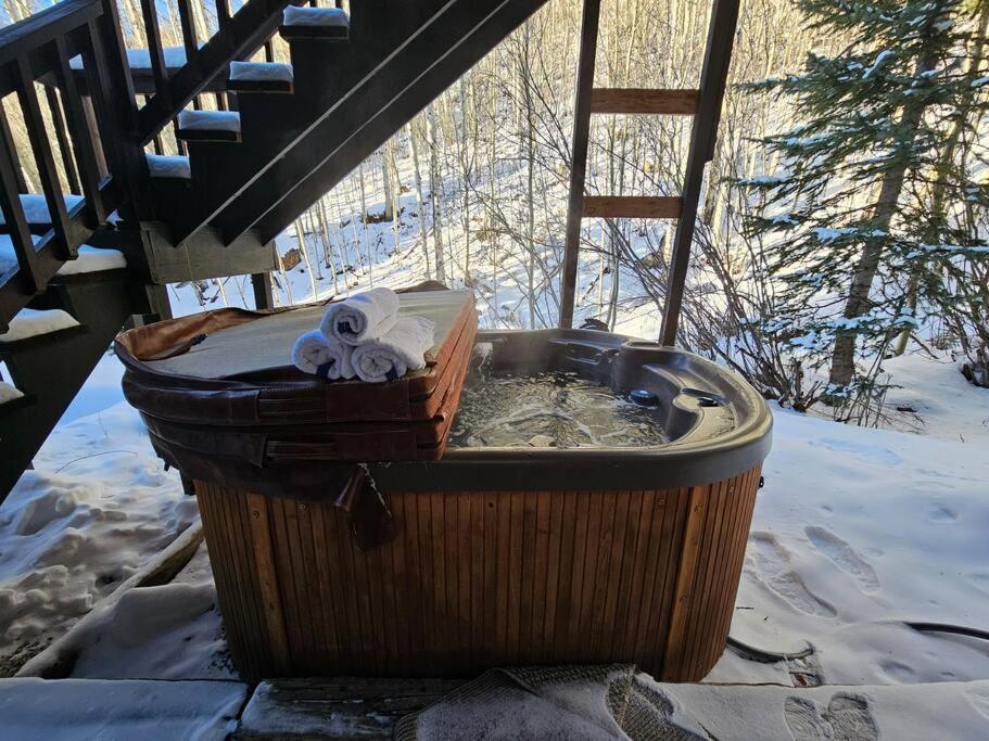 Private And Updated Breck Home With Hot Tub ブリッケンリッジ エクステリア 写真