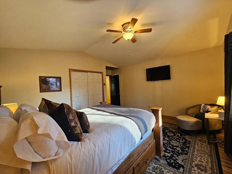 Private And Updated Breck Home With Hot Tub ブリッケンリッジ エクステリア 写真